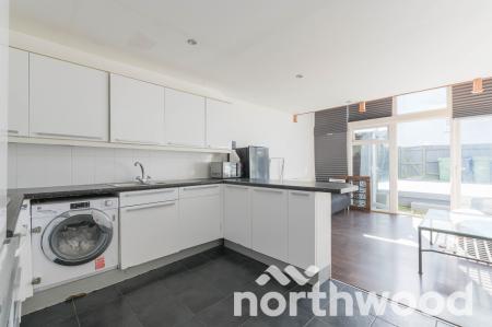 4 bedroom Town house for sale in Revere Way, Ewell, Epsom, KT19