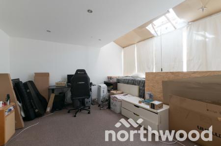 4 bedroom Town house for sale in Revere Way, Ewell, Epsom, KT19