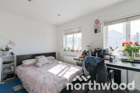 4 bedroom Town house for sale in Revere Way, Ewell, Epsom, KT19