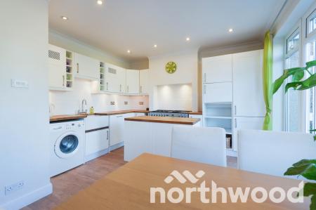 4 bedroom Semi-detached house for sale in Sunnymede Avenue, Ewell, Epsom, KT19