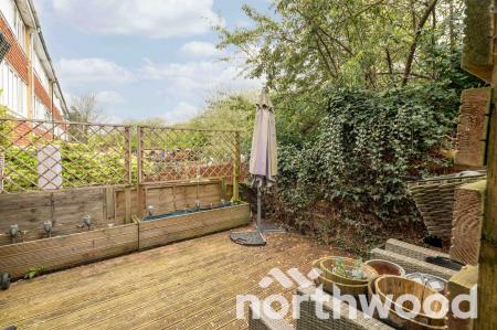 2 bedroom Maisonette for sale in Hazel Mead, Ewell, Epsom, KT17