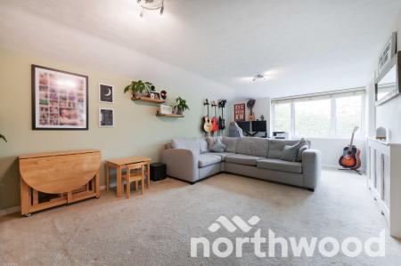 2 bedroom Maisonette for sale in Hazel Mead, Ewell, Epsom, KT17