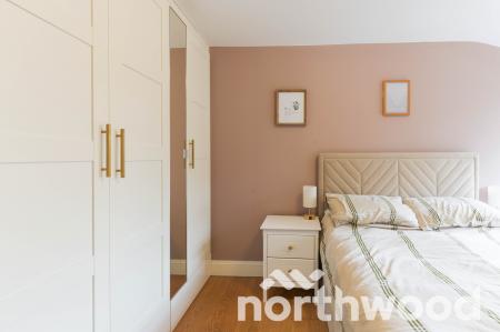 2 bedroom Maisonette for sale in Hazel Mead, Ewell, Epsom, KT17