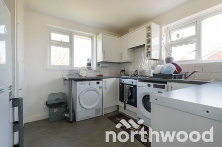 2 bedroom Maisonette for sale in Nightingale Drive, West Ewell, Epsom, KT19