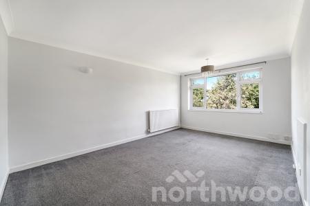 2 bedroom Maisonette for sale in Nightingale Drive, West Ewell, Epsom, KT19