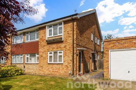 2 bedroom Maisonette for sale in Nightingale Drive, West Ewell, Epsom, KT19