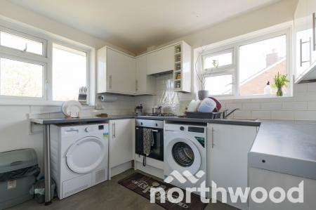 2 bedroom Maisonette for sale in Nightingale Drive, West Ewell, Epsom, KT19