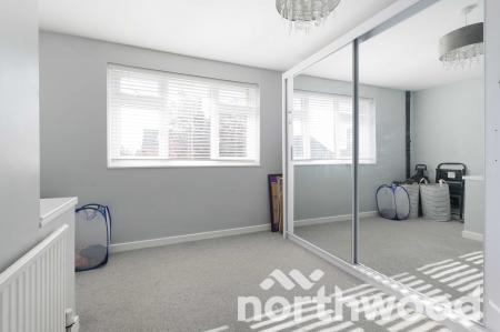 2 bedroom Maisonette for sale in Nightingale Drive, West Ewell, Epsom, KT19