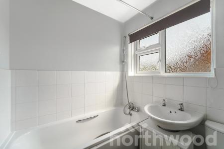 2 bedroom Maisonette for sale in Nightingale Drive, West Ewell, Epsom, KT19