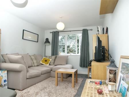 1 bedroom Flat to let in Donald Woods Gardens, Surbiton, Kingston upon Thames, KT5