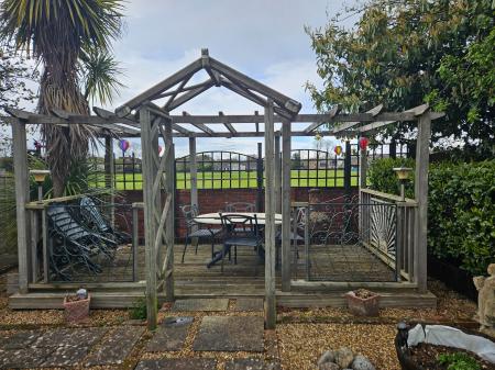 4 bedroom Semi-detached house for sale in Court Farm Avenue, Ewell, Epsom, KT19