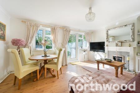 2 bedroom Maisonette for sale in Collier Close, West Ewell, Epsom, KT19