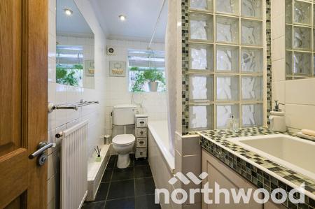 2 bedroom Maisonette for sale in Collier Close, West Ewell, Epsom, KT19