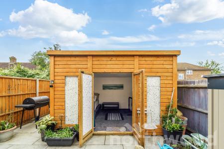 3 bedroom Terraced House for sale in Cherwell Court, West Ewell, Epsom, KT19