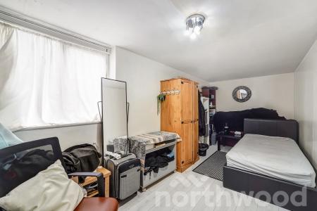 3 bedroom Terraced House for sale in Cherwell Court, West Ewell, Epsom, KT19