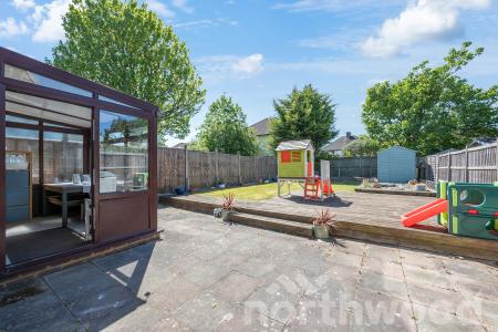 3 bedroom Terraced House for sale in Gainsborough Road, Epsom, KT19