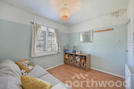 3 bedroom Terraced House for sale in Gainsborough Road, Epsom, KT19