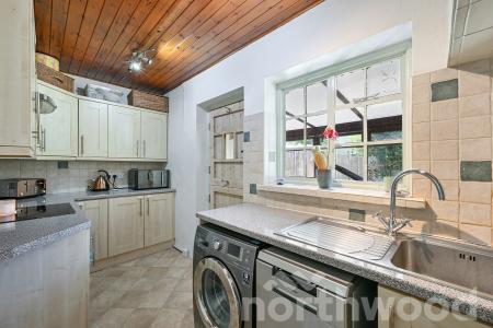 3 bedroom Terraced House for sale in Gainsborough Road, Epsom, KT19