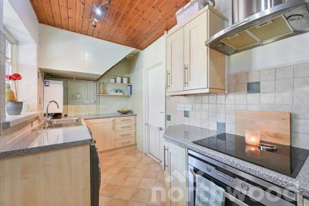 3 bedroom Terraced House for sale in Gainsborough Road, Epsom, KT19