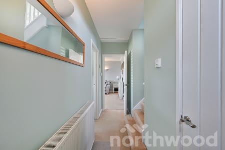 3 bedroom Terraced House for sale in Gainsborough Road, Epsom, KT19