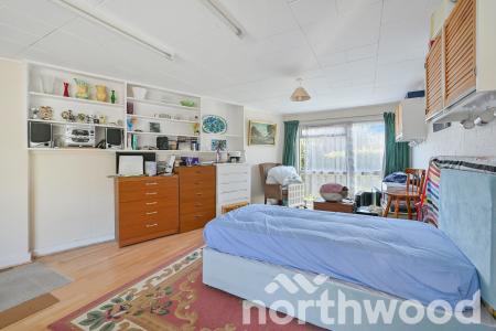 3 bedroom Terraced House for sale in Kelvin Close, West Ewell, Epsom, KT19
