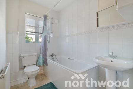 1 bedroom Flat for sale in Chessington Road, Ewell, Epsom, KT17