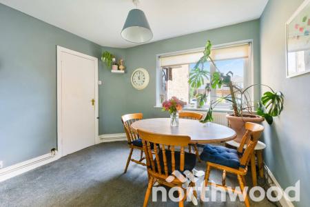 2 bedroom Maisonette for sale in Stanton Close, West Ewell, Epsom, KT19