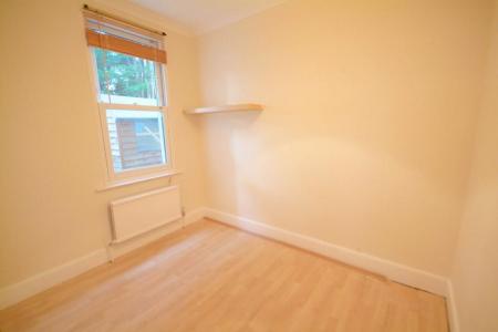 3 bedroom Flat to let in Tankerton Road, Surbiton, London, KT6