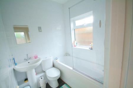 3 bedroom Flat to let in Tankerton Road, Surbiton, London, KT6