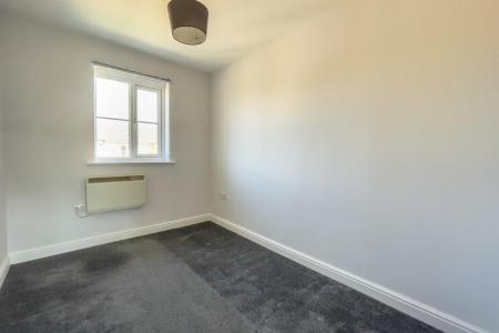 2 bedroom Flat to let in Sherriff Close, London, KT10