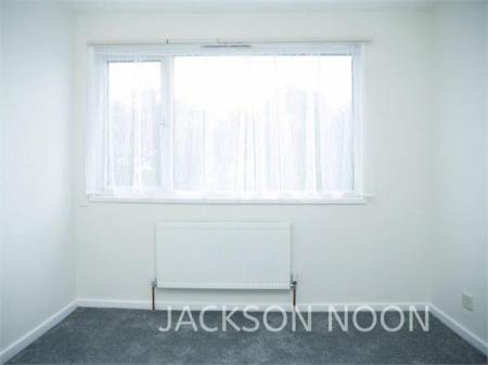 3 bedroom Terraced House to let in Donovan Close, Ewell, Epsom, KT19