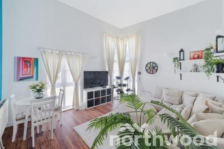 2 bedroom Flat for sale in Revere Way, West Ewell, Epsom, KT19