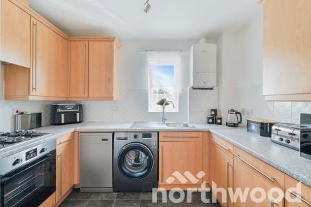 2 bedroom Flat for sale in Revere Way, West Ewell, Epsom, KT19