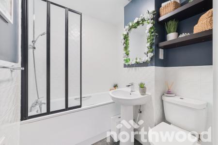 2 bedroom Flat for sale in Revere Way, West Ewell, Epsom, KT19