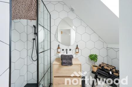 3 bedroom Apartment for sale in Chessington Road, Ewell, Epsom, KT19