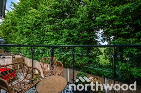 3 bedroom Apartment for sale in Chessington Road, Ewell, Epsom, KT19