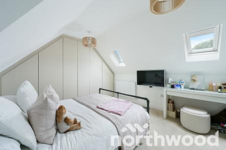 3 bedroom Apartment for sale in Chessington Road, Ewell, Epsom, KT19