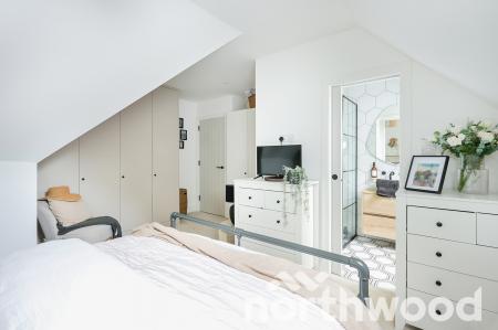 3 bedroom Apartment for sale in Chessington Road, Ewell, Epsom, KT19