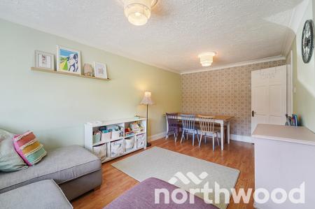 3 bedroom Terraced House for sale in Somerset Close, Epsom, KT19