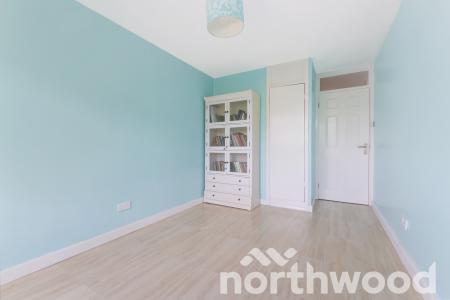 2 bedroom Flat for sale in Ash Court, West Ewell, Epsom, KT19