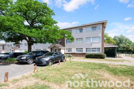 2 bedroom Flat for sale in Ash Court, West Ewell, Epsom, KT19