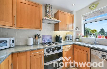 2 bedroom Terraced House for sale in Hunting Gate Drive, Chessington, KT9