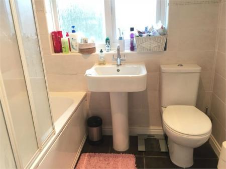 3 bedroom Semi-detached house to let in West Ewell, Epsom, KT19
