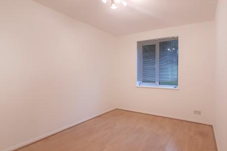 2 bedroom Flat to let in Clowser Close, London, SM1