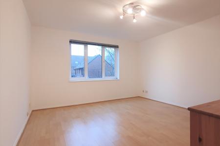 2 bedroom Flat to let in Clowser Close, London, SM1