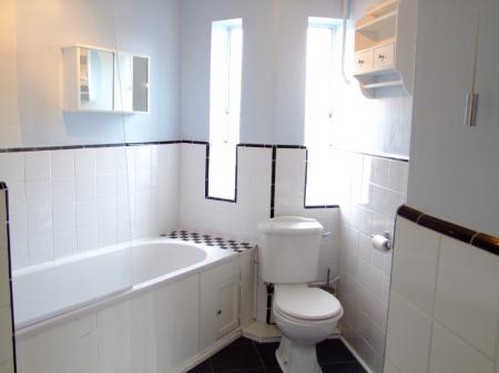 2 bedroom Flat to let in Richmond Road, Kingston upon Thames, KT2