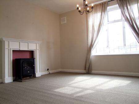 2 bedroom Flat to let in Richmond Road, Kingston upon Thames, KT2