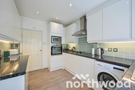 2 bedroom Semi-detached bungalow for sale in Pams Way, Ewell, Epsom, KT19
