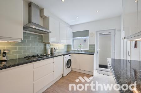 2 bedroom Semi-detached bungalow for sale in Pams Way, Ewell, Epsom, KT19