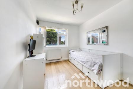 2 bedroom Maisonette for sale in Lavender Road, West Ewell, Epsom, KT19